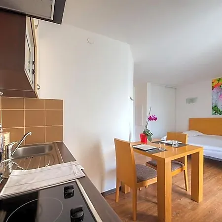 Comfort Portes D'alsace アパートホテル 3*