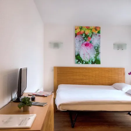 Comfort Portes D'alsace 3* מוציג